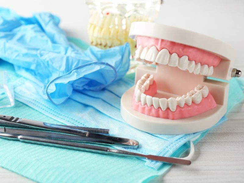 Como Cuidar da Sua Prótese Dentária para Garantir Maior Durabilidade?